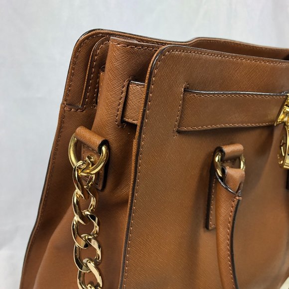 Michael Kors Hamilton Lock Tan Leather Chain Chic Minimalist Shoulder Bag - Picture 11 of 16